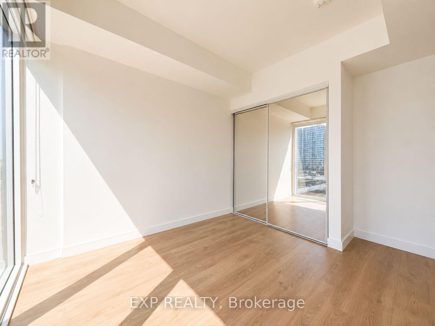 811 - 19 Western Battery Road Property Photo 18