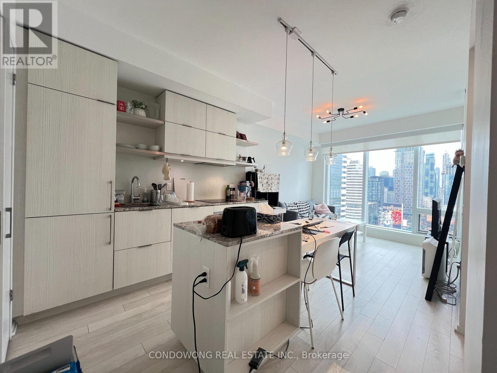 2501 - 197 YONGE STREET Property Photo 1
