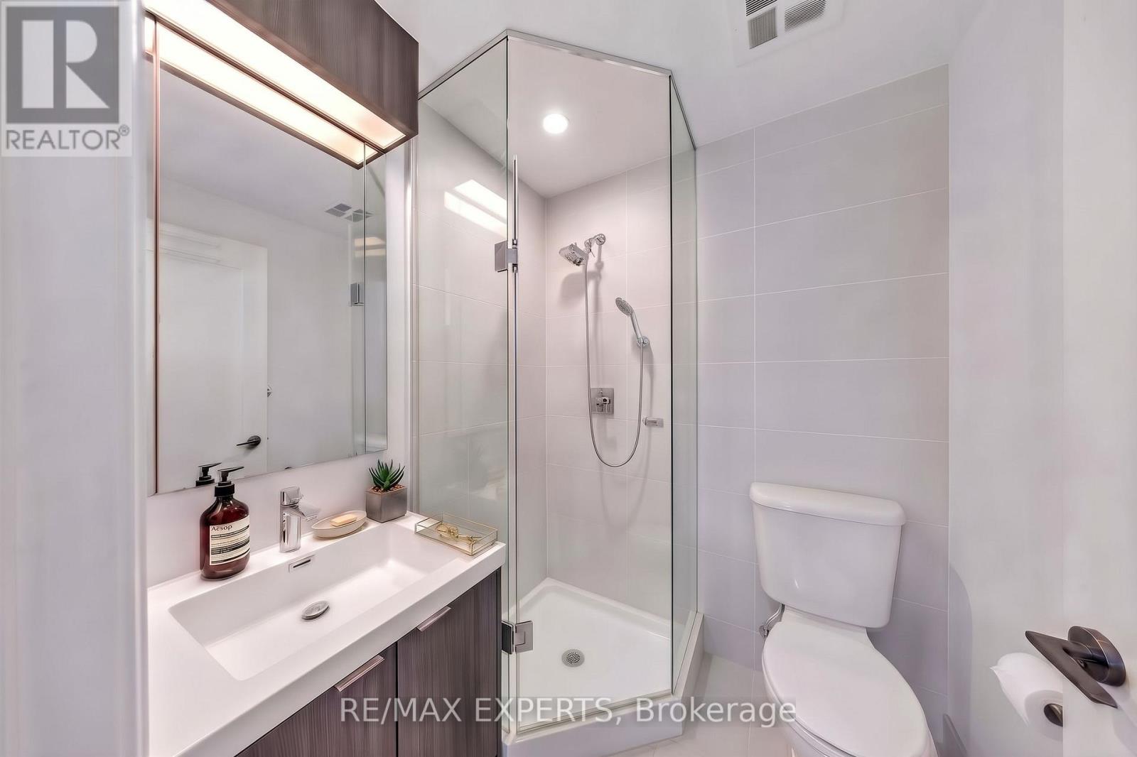 2103 - 101 Erskine Avenue Property Photo 8