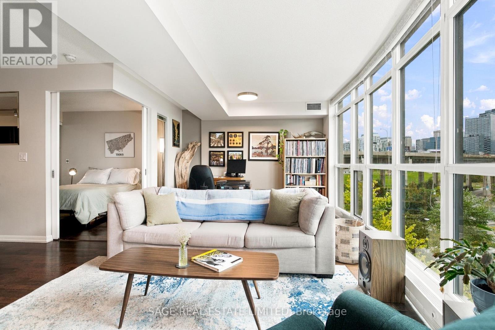 579 - 209 Fort York Boulevard Property Photo 2