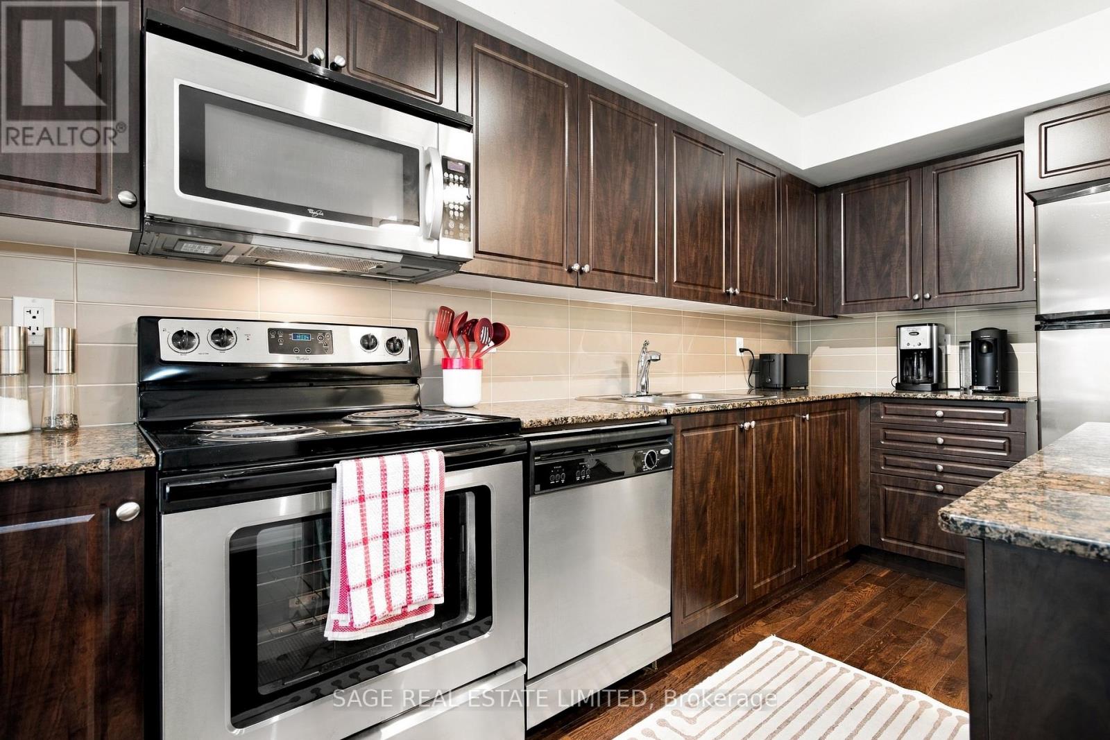579 - 209 Fort York Boulevard Property Photo 11