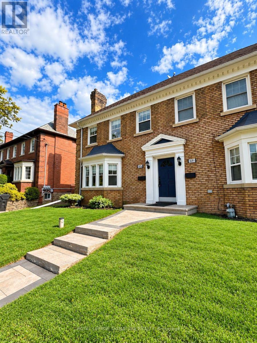 Main - 1691 Bathurst Street Property Photo 2