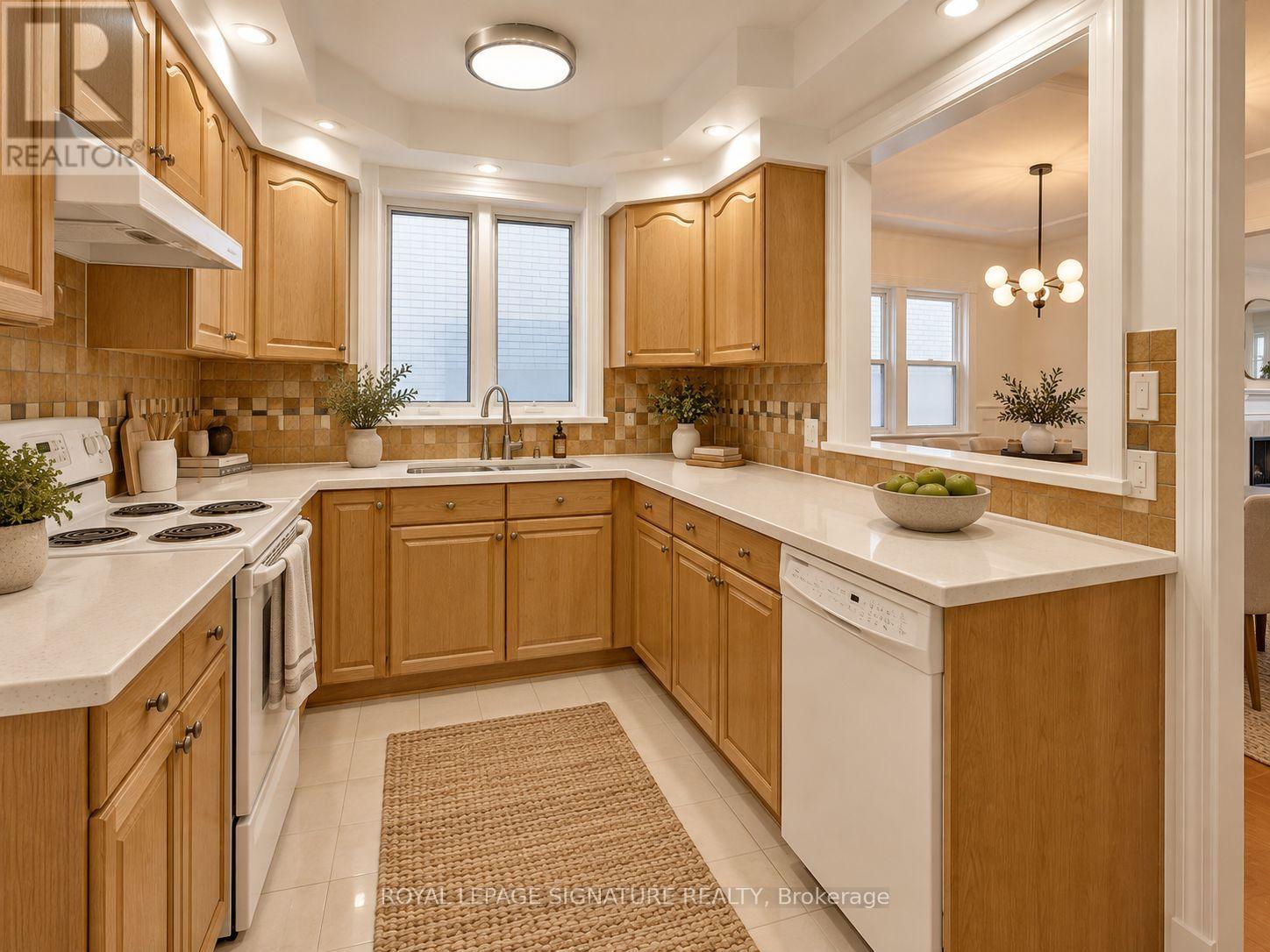 Main - 1691 Bathurst Street Property Photo 6