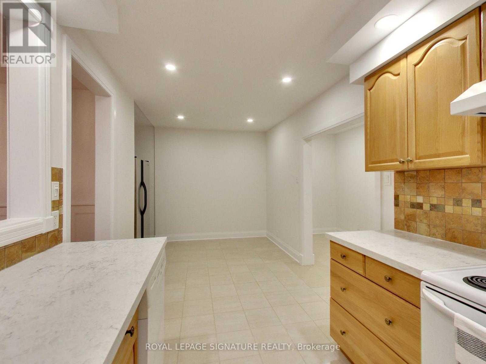 Main - 1691 Bathurst Street Property Photo 7