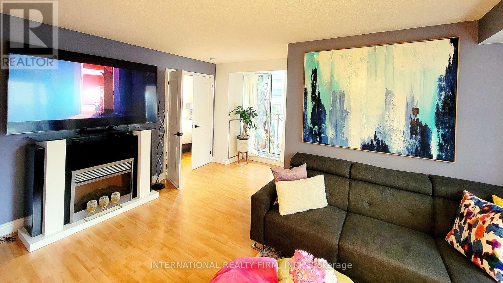 1209 - 140 Simcoe Street Property Photo 8