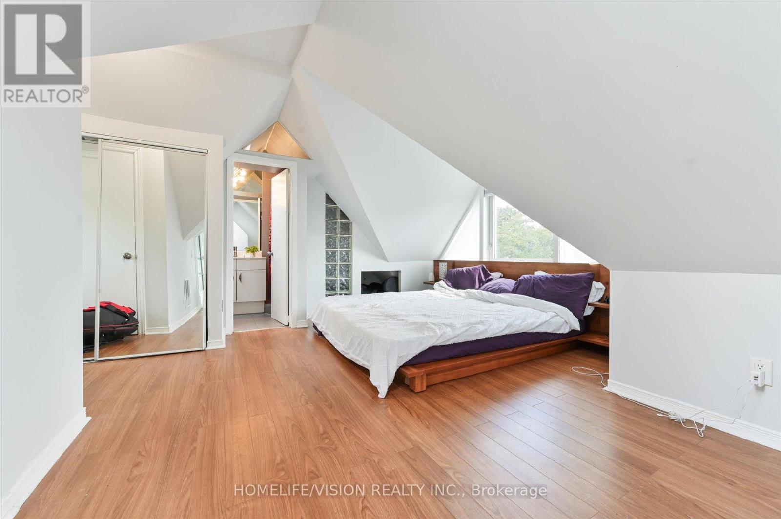 3rd Flr - 400 Summerhill Avenue Property Photo 26