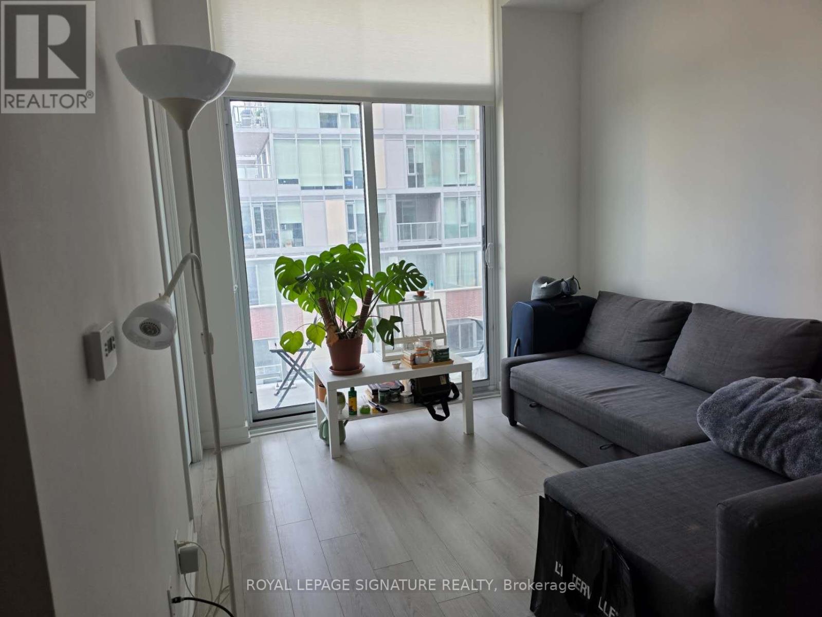 421 - 33 HELENDALE AVENUE Property Photo 1