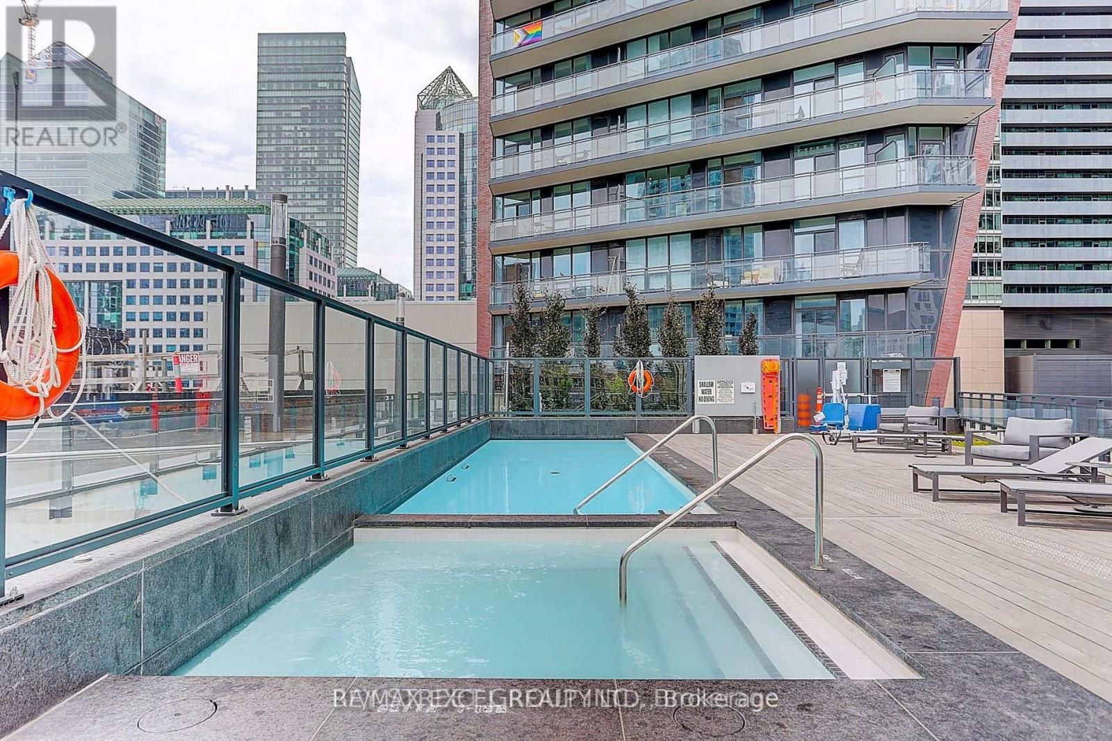 4501 - 99 John Street Property Photo 5