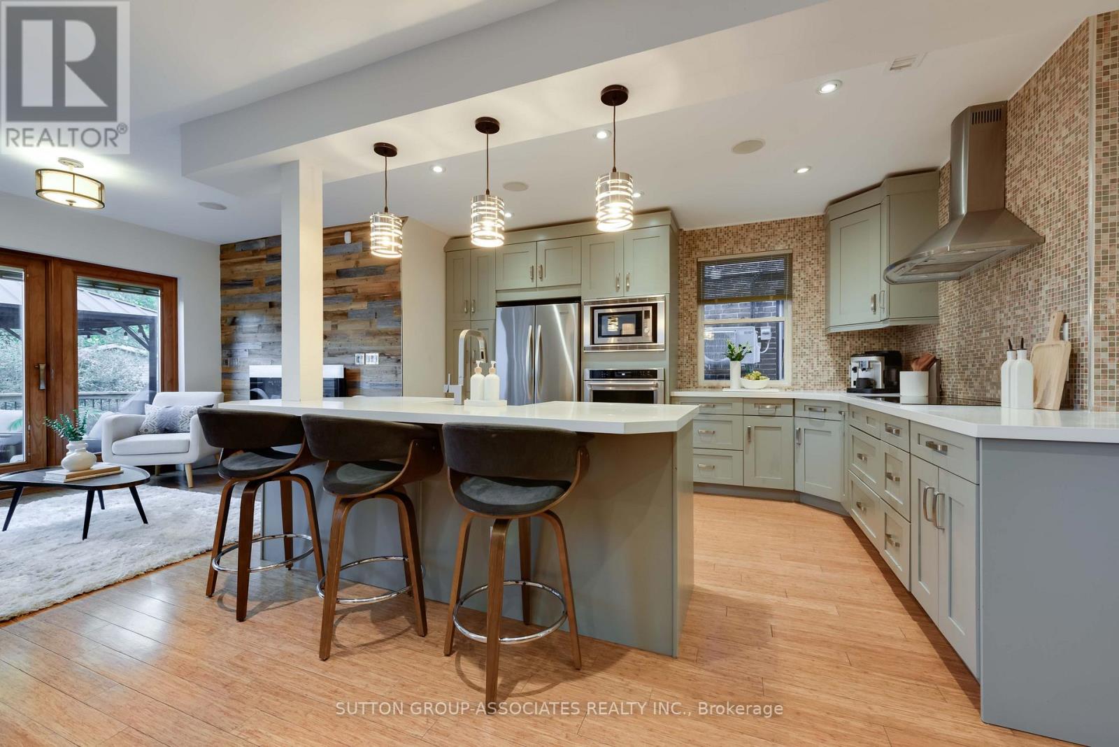 136 Arlington Avenue Property Photo 1