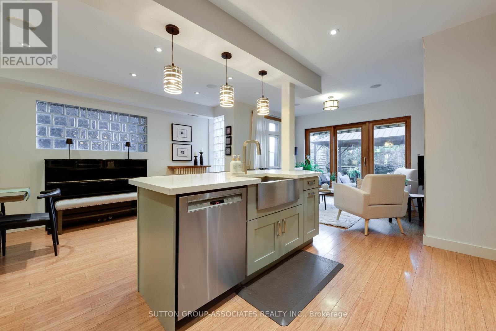 136 Arlington Avenue Property Photo 17