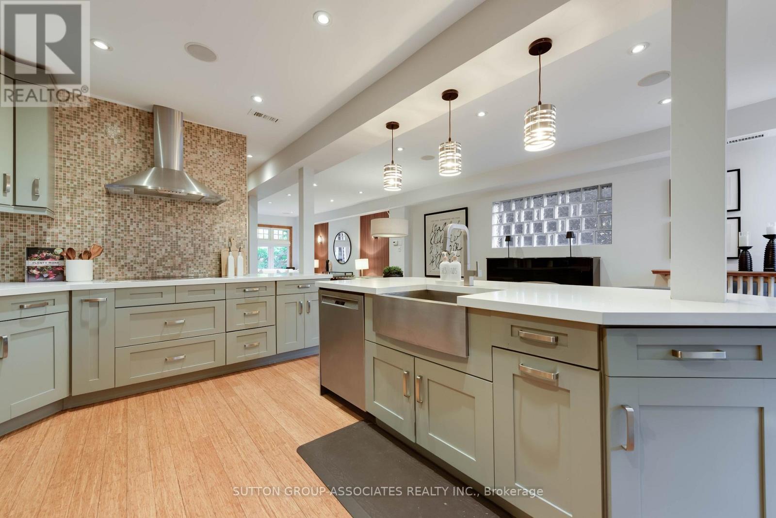 136 Arlington Avenue Property Photo 18