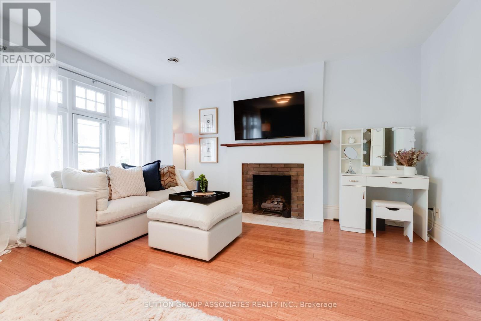 136 Arlington Avenue Property Photo 24