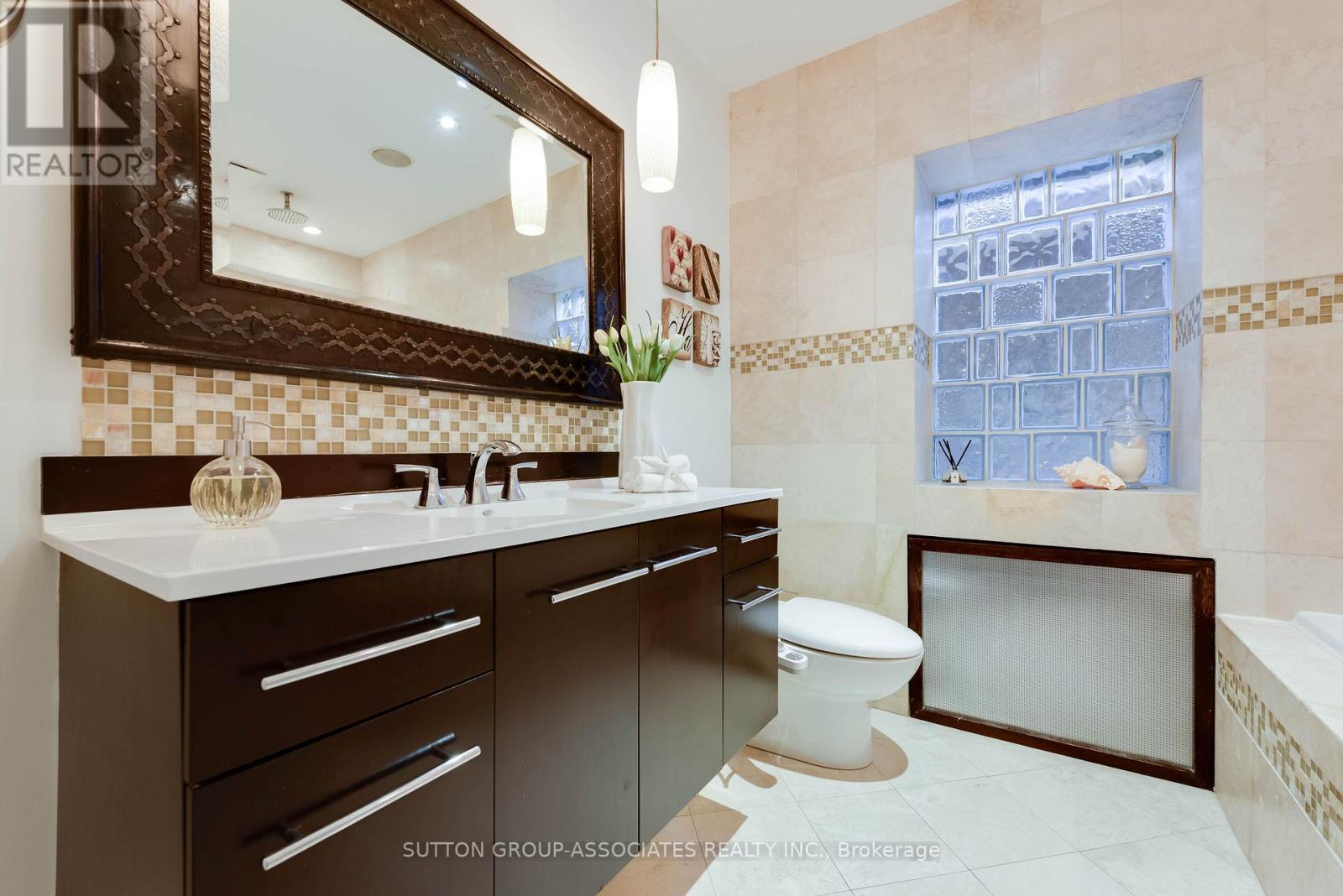 136 Arlington Avenue Property Photo 25