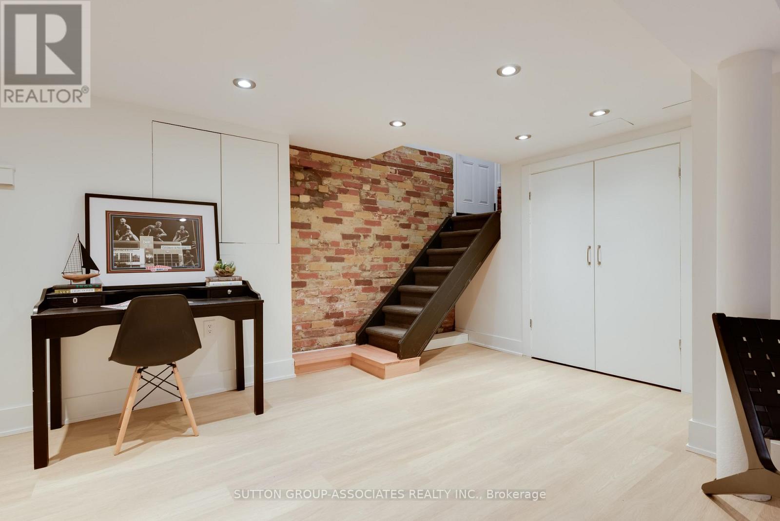 136 Arlington Avenue Property Photo 36