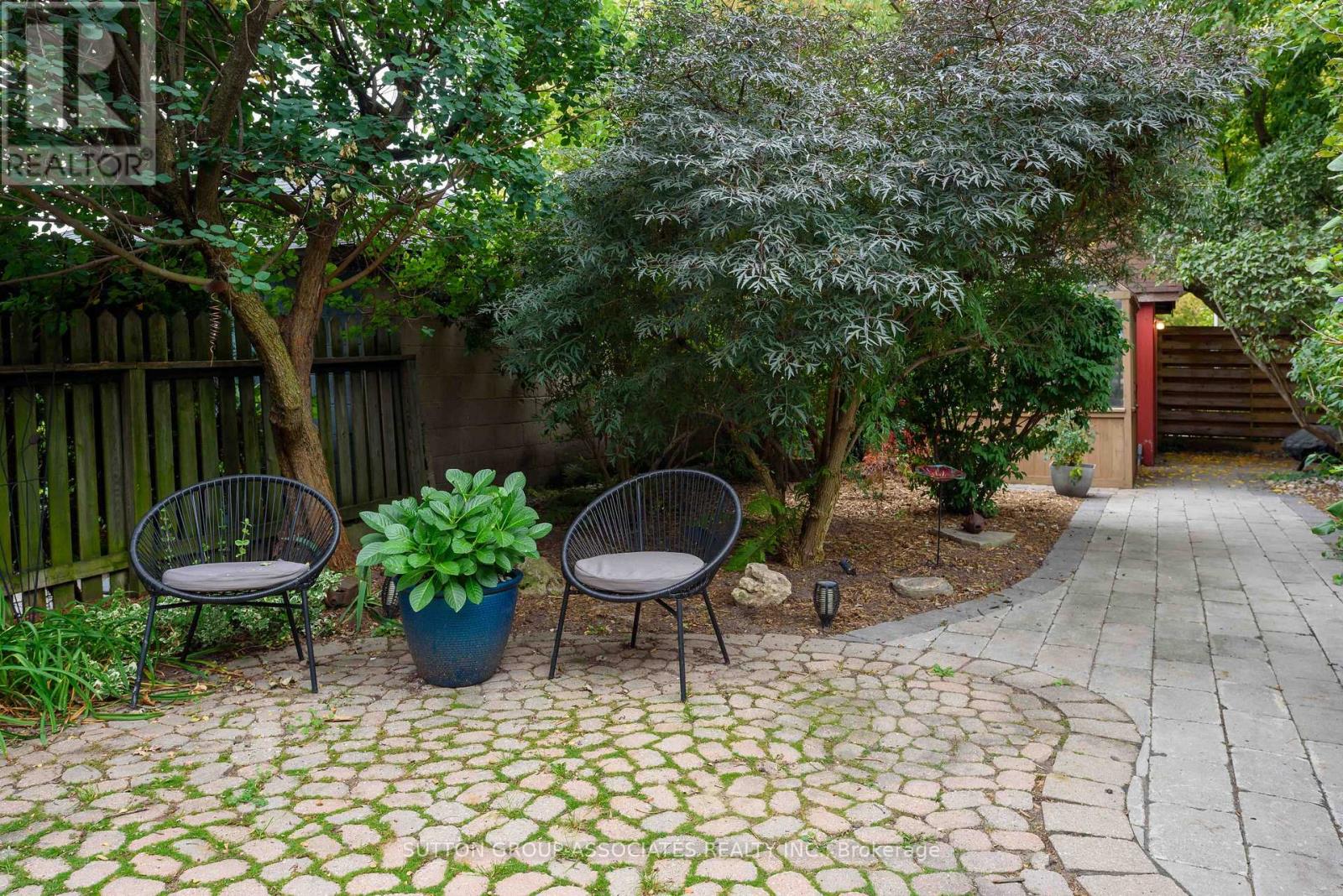 136 Arlington Avenue Property Photo 39