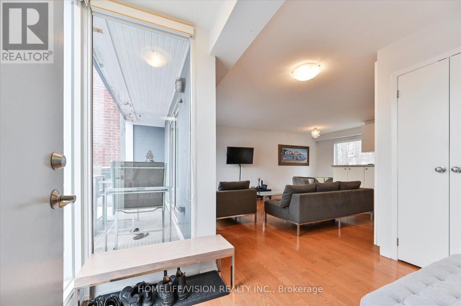 2nd Flr - 400 Summerhill Avenue Property Photo 3