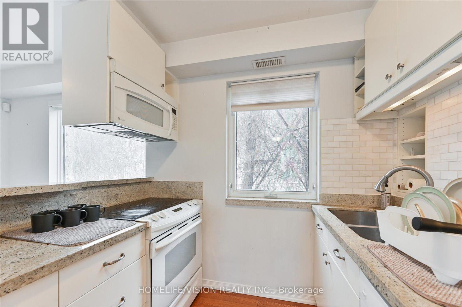 2nd Flr - 400 Summerhill Avenue Property Photo 7