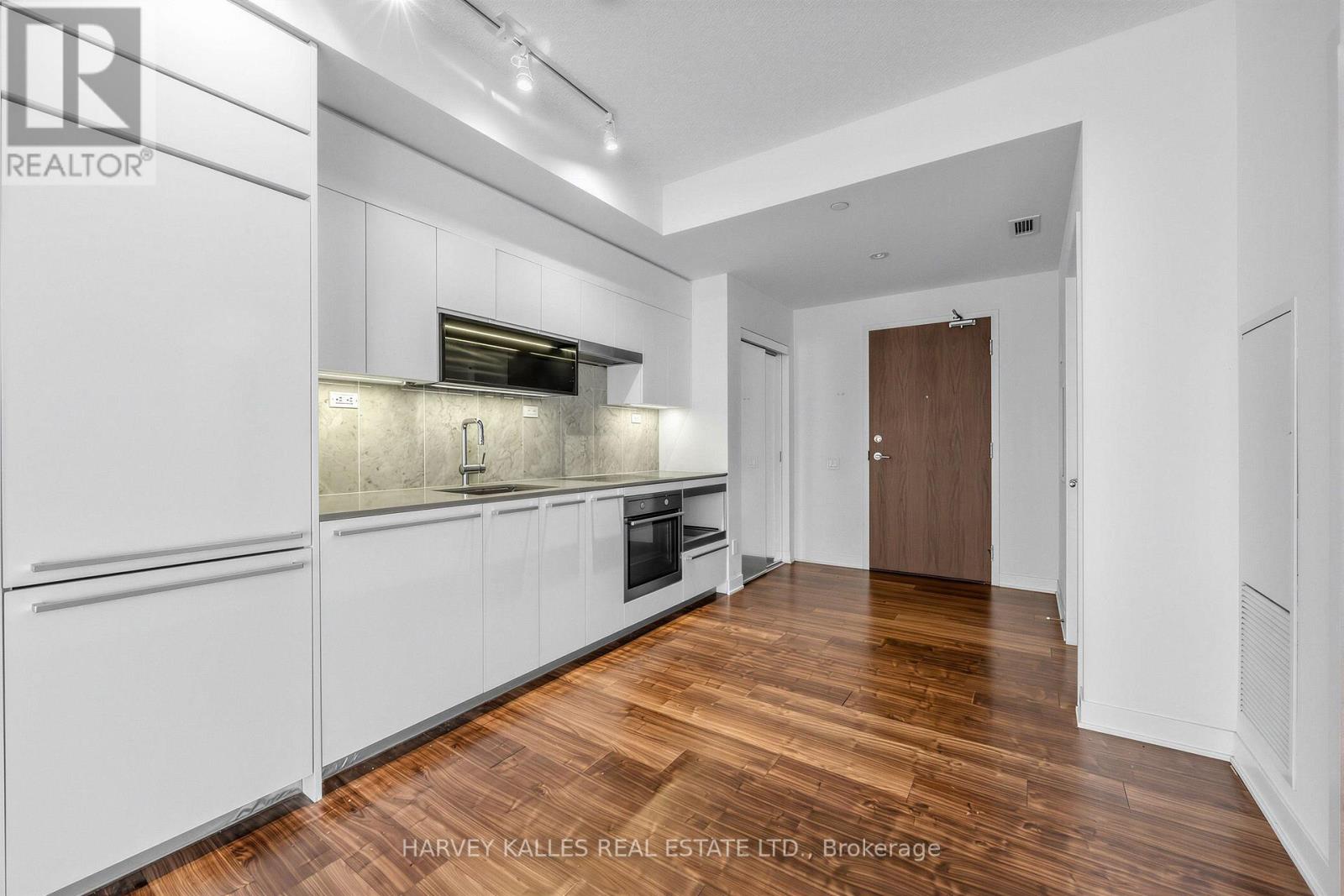 608 - 90 Queens Wharf Road Property Photo 7