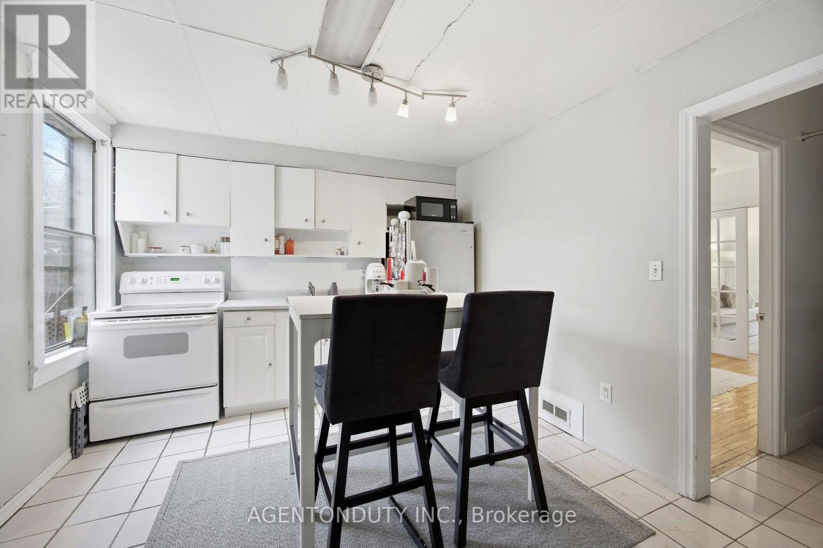 51 Perth Avenue Property Photo 9