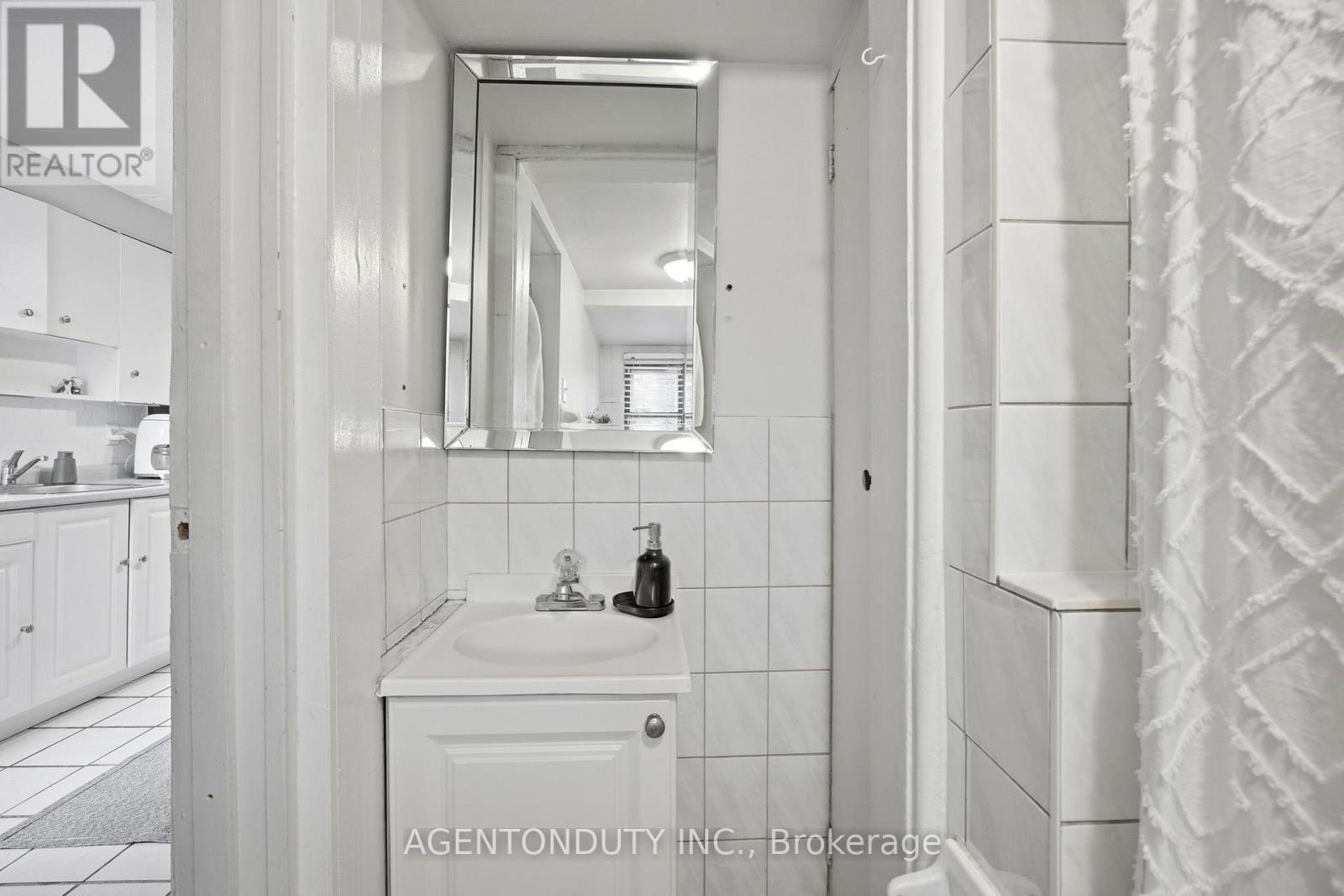 51 Perth Avenue Property Photo 12