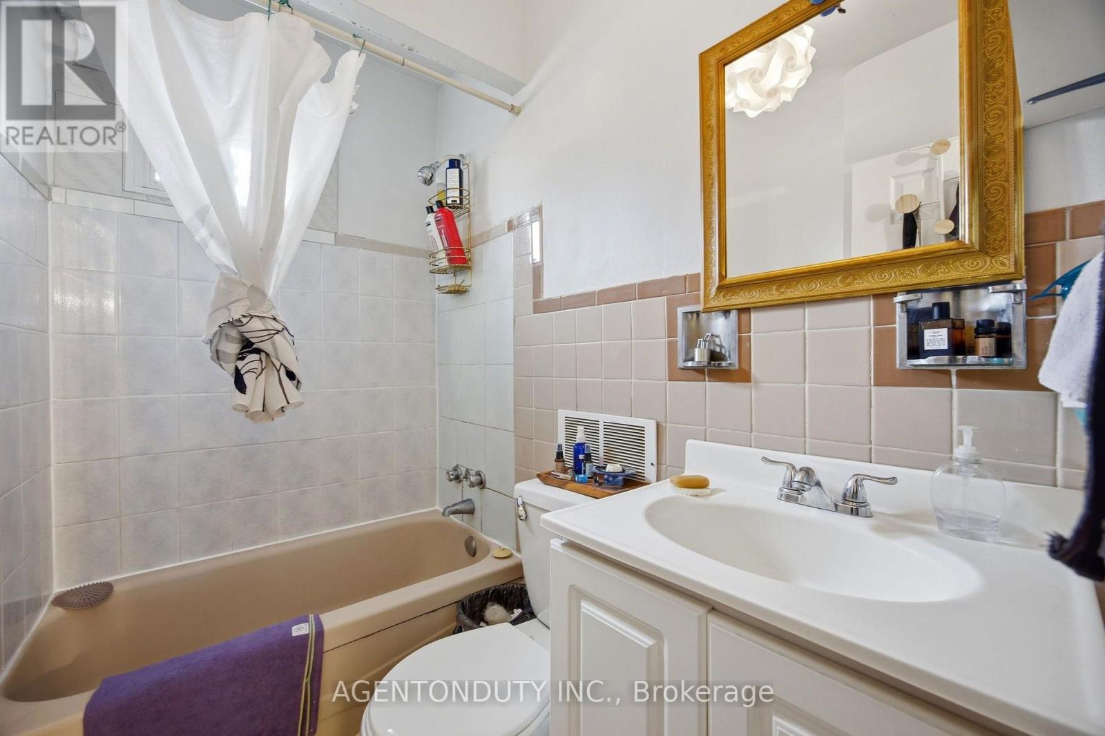 51 Perth Avenue Property Photo 17
