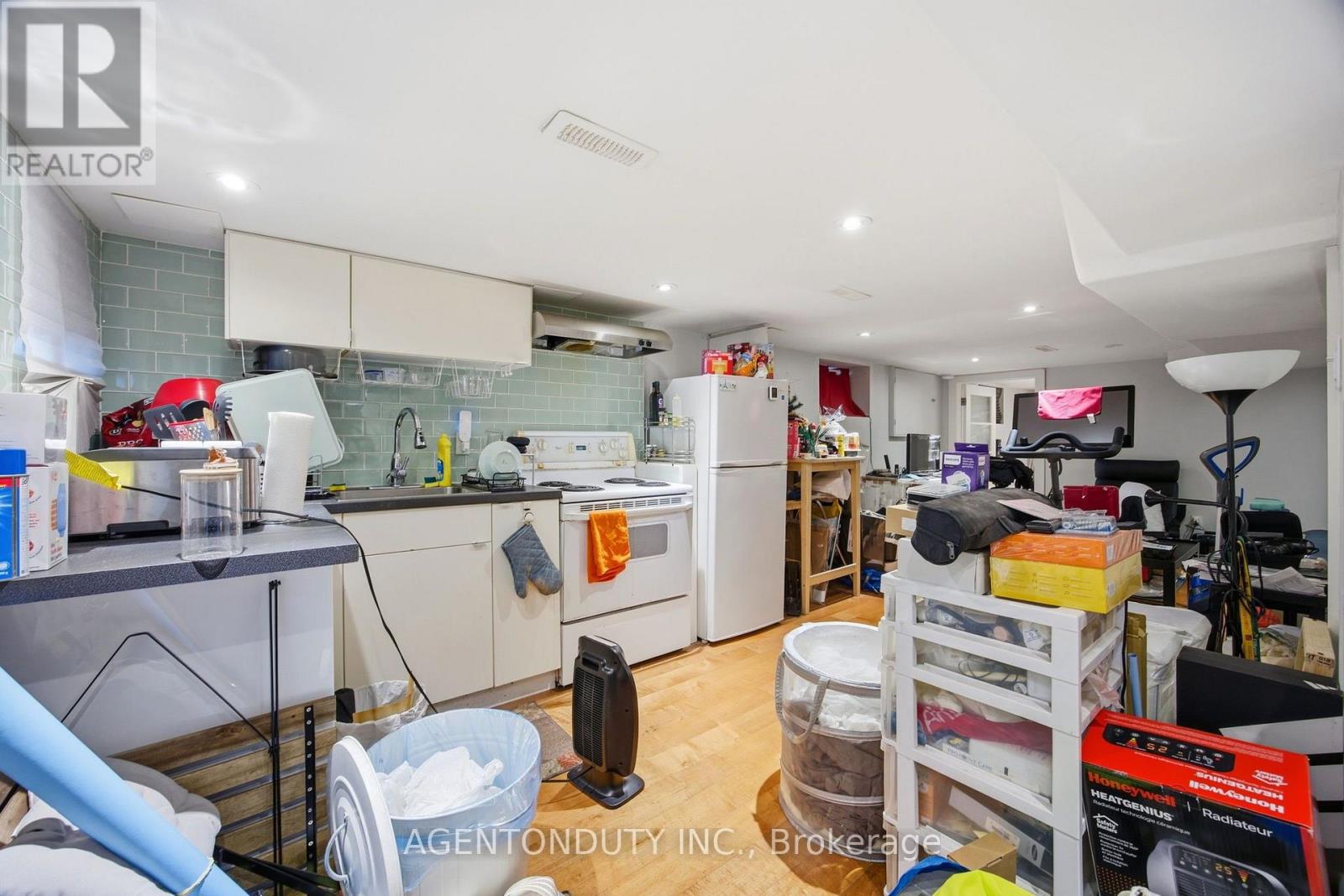 51 Perth Avenue Property Photo 22