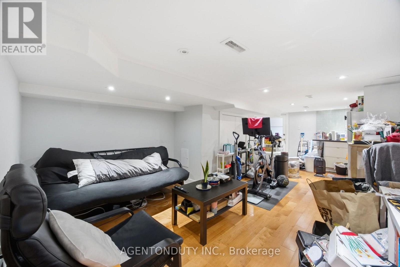 51 Perth Avenue Property Photo 23