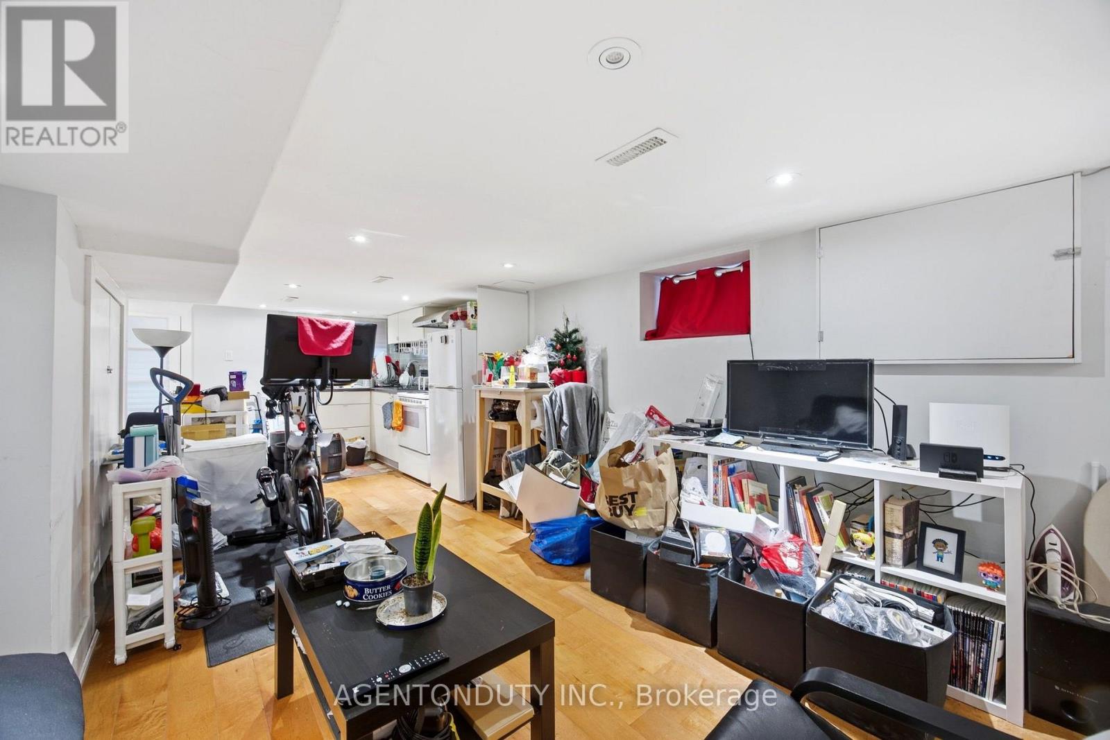 51 Perth Avenue Property Photo 24