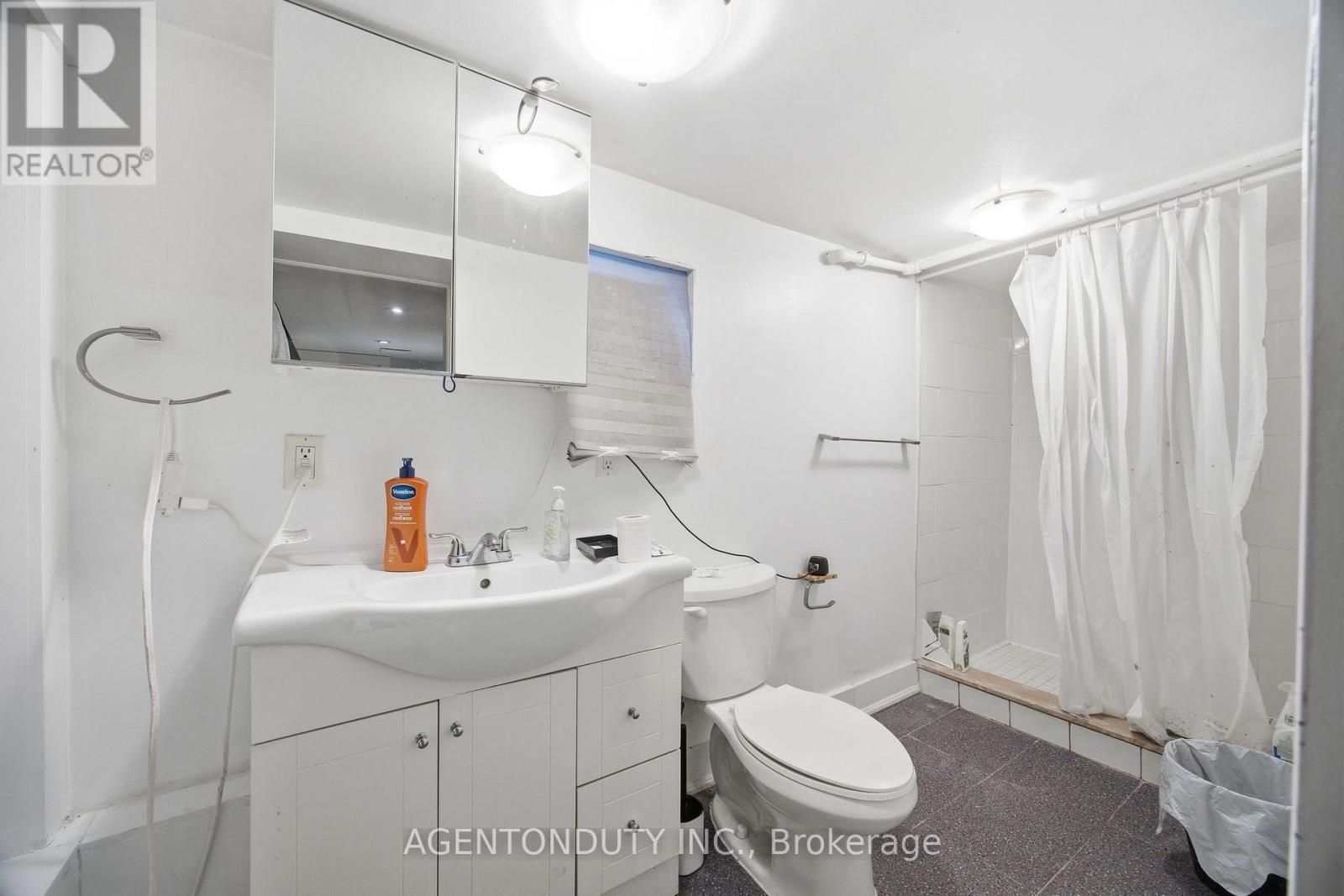 51 Perth Avenue Property Photo 27