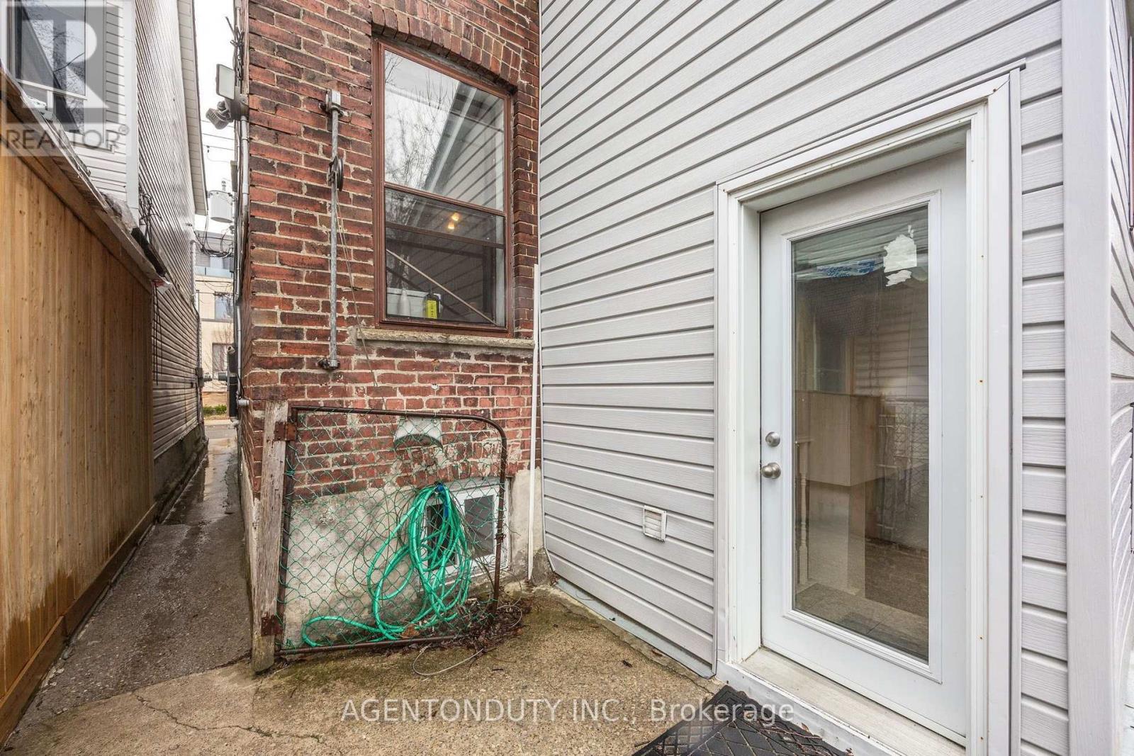 51 Perth Avenue Property Photo 29