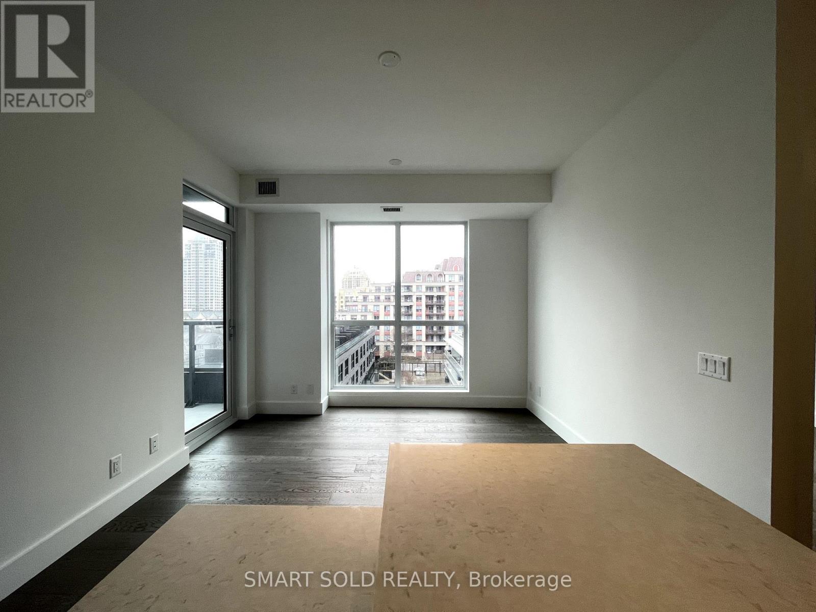 610 - 6 Greenbriar Road E Property Photo 6