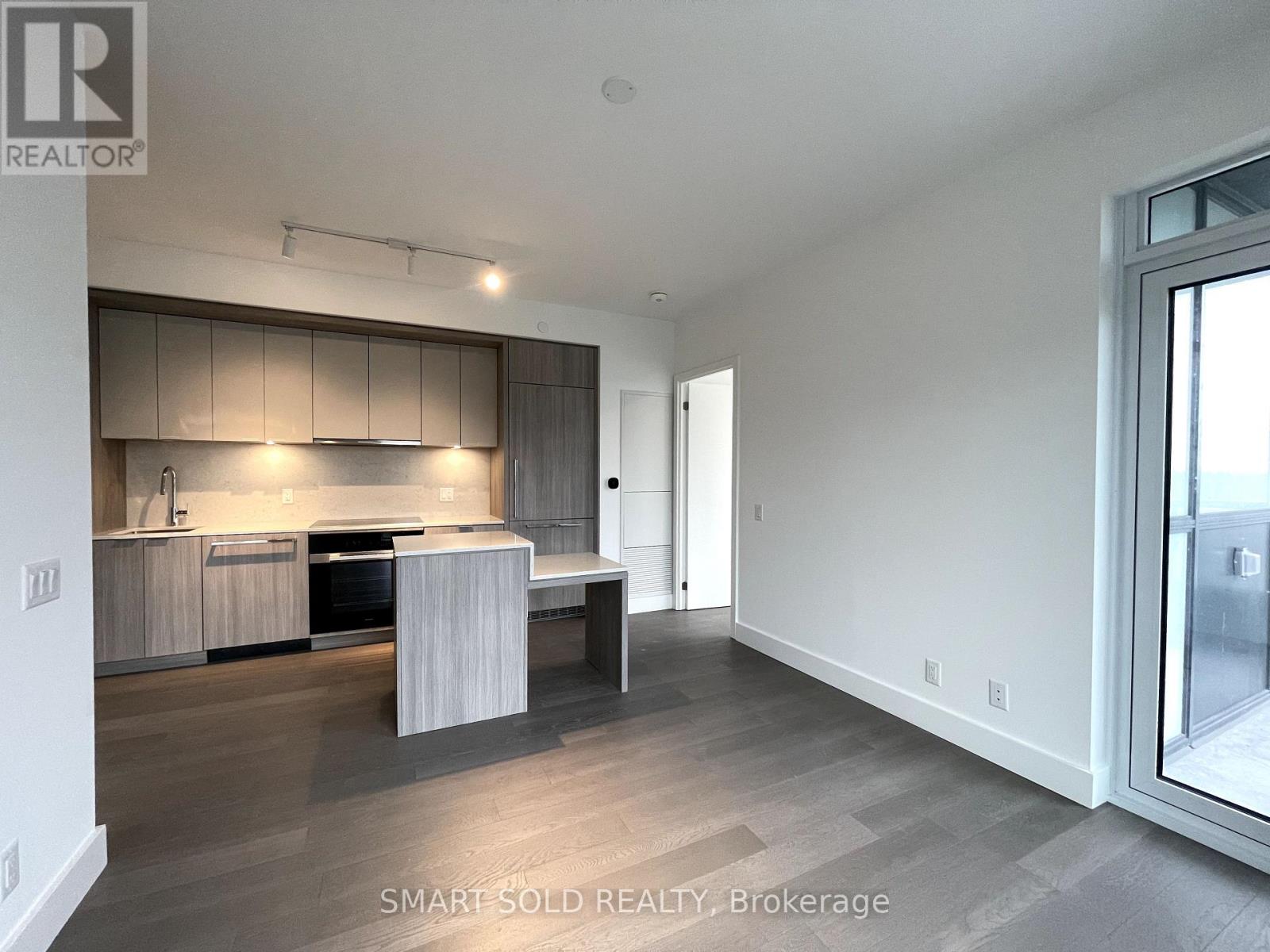 610 - 6 Greenbriar Road E Property Photo 8