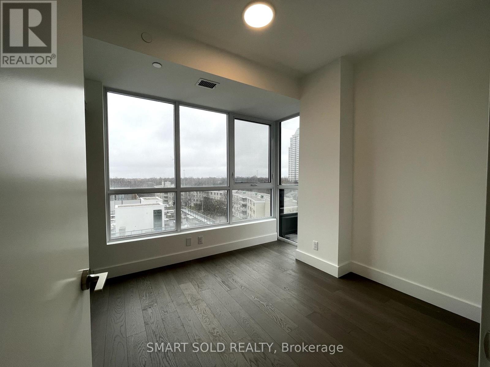 610 - 6 Greenbriar Road E Property Photo 9