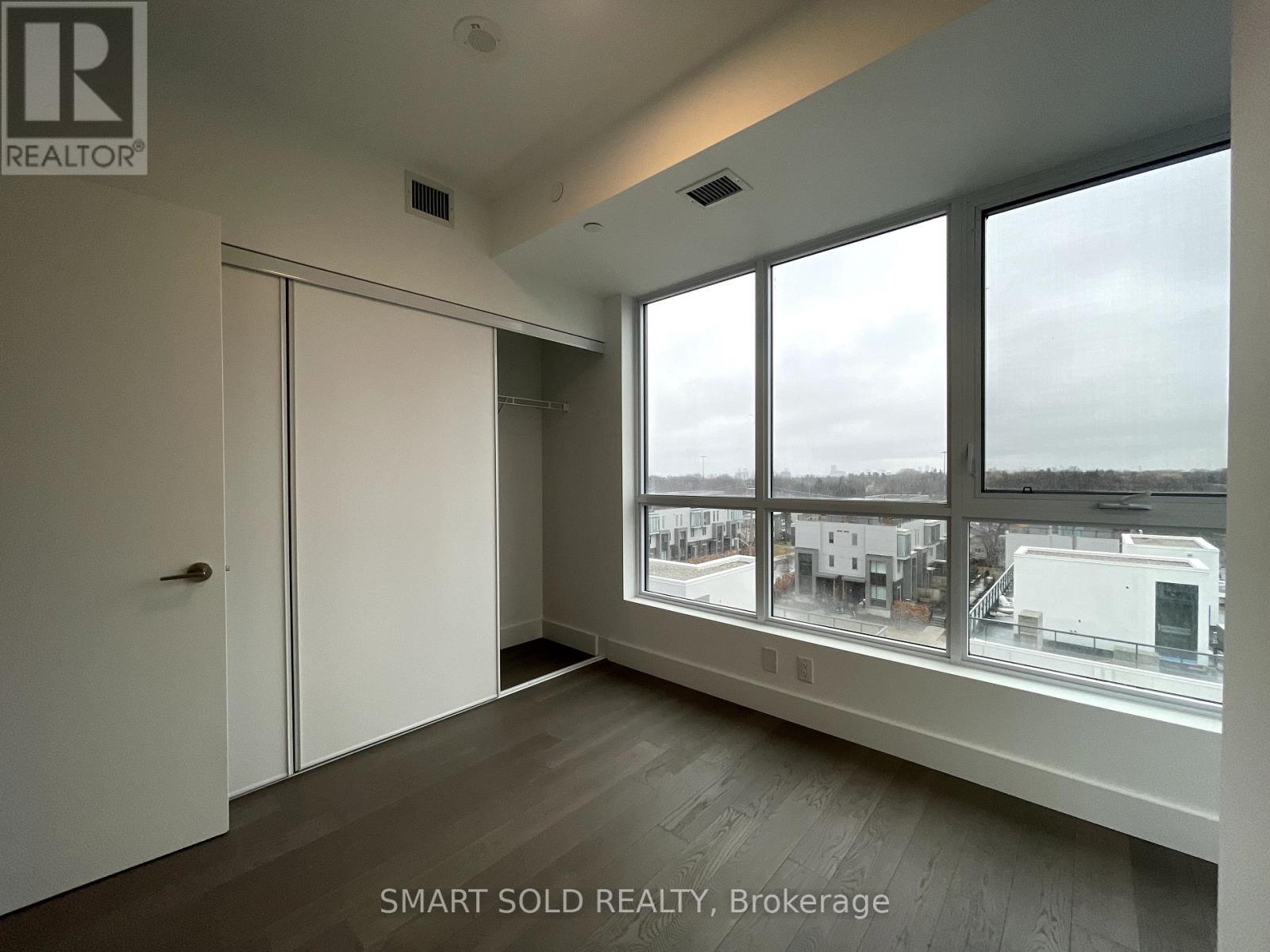 610 - 6 Greenbriar Road E Property Photo 10
