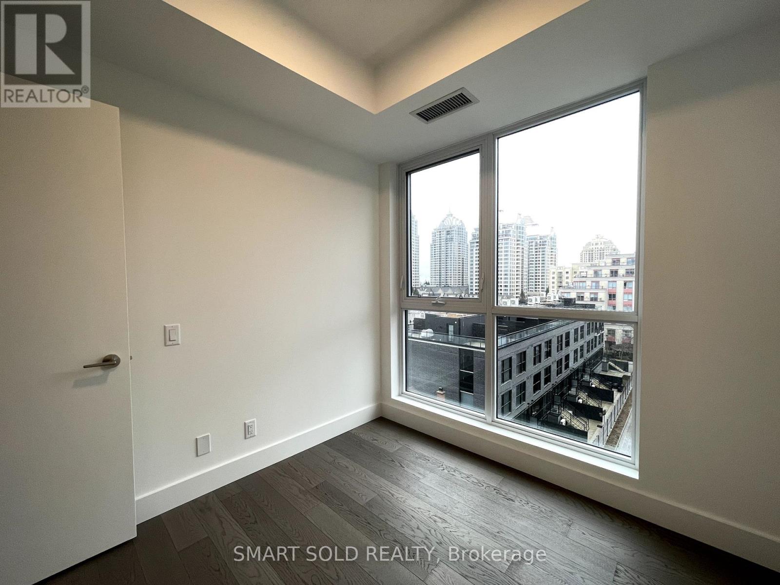 610 - 6 Greenbriar Road E Property Photo 13