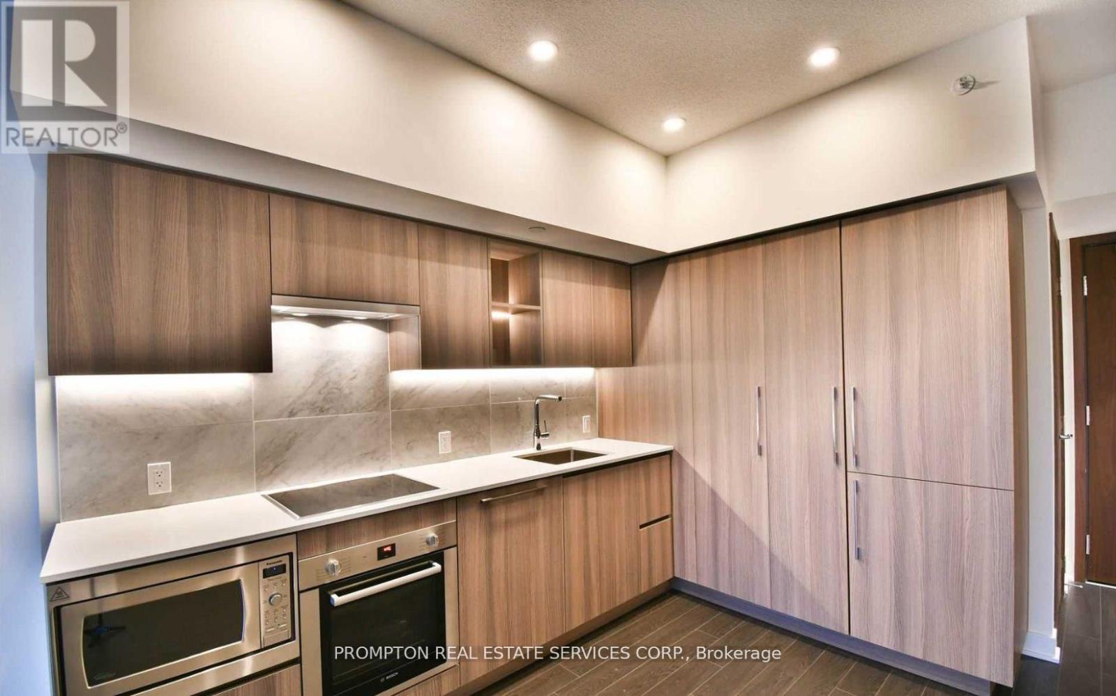 3807 - 19 Bathurst Street Property Photo 3
