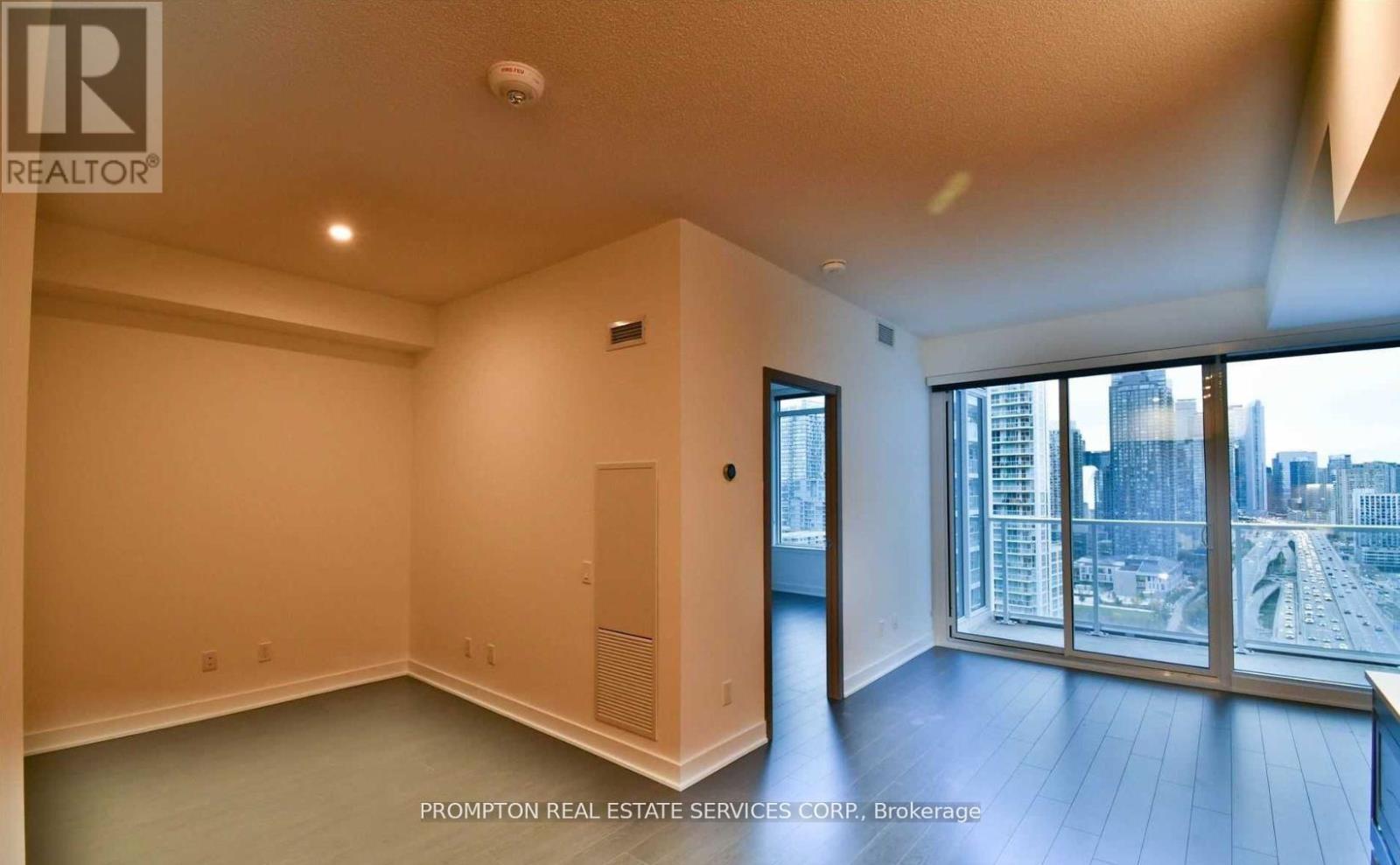 3807 - 19 Bathurst Street Property Photo 4