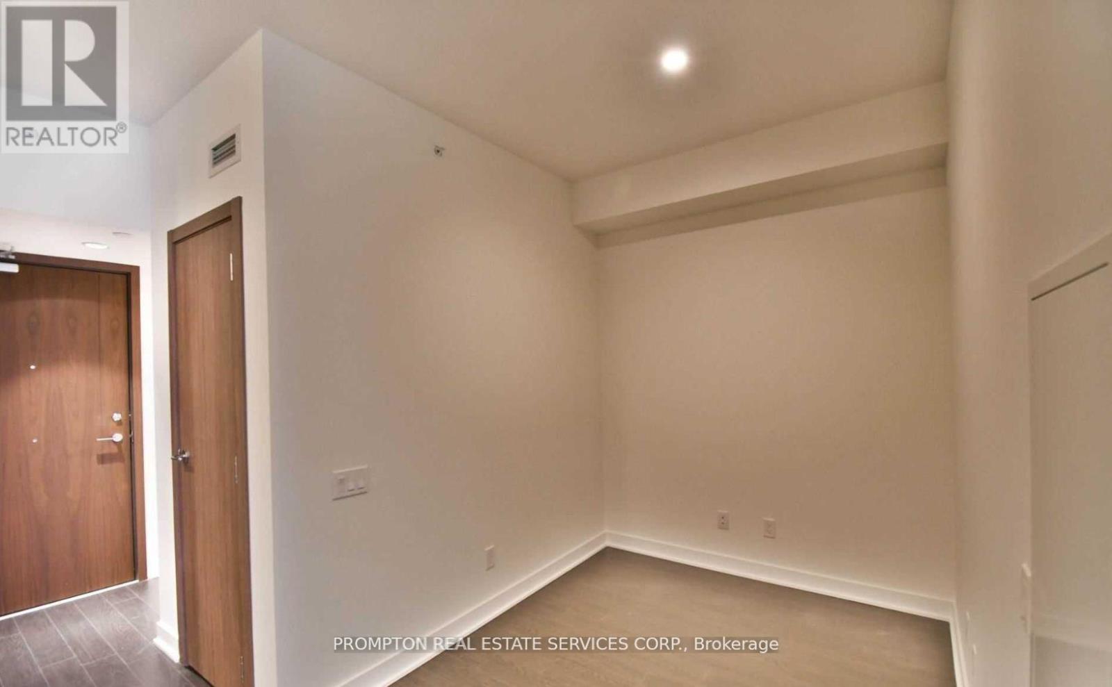 3807 - 19 Bathurst Street Property Photo 5