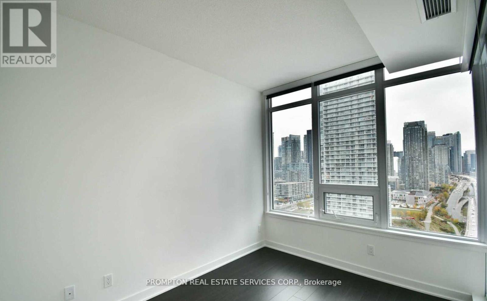 3807 - 19 Bathurst Street Property Photo 7
