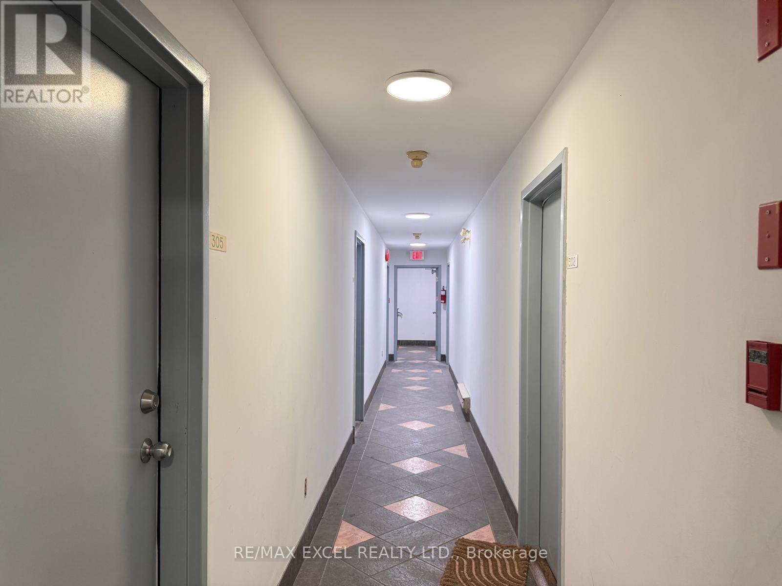 305 - 666 St Clair Avenue W Property Photo 9