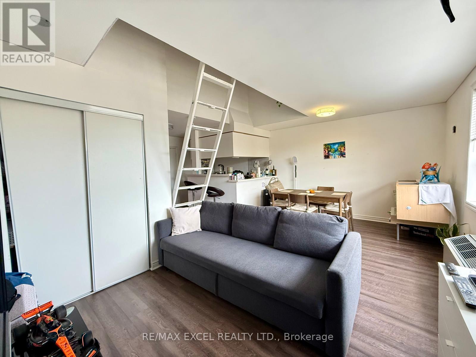 305 - 666 St Clair Avenue W Property Photo 13