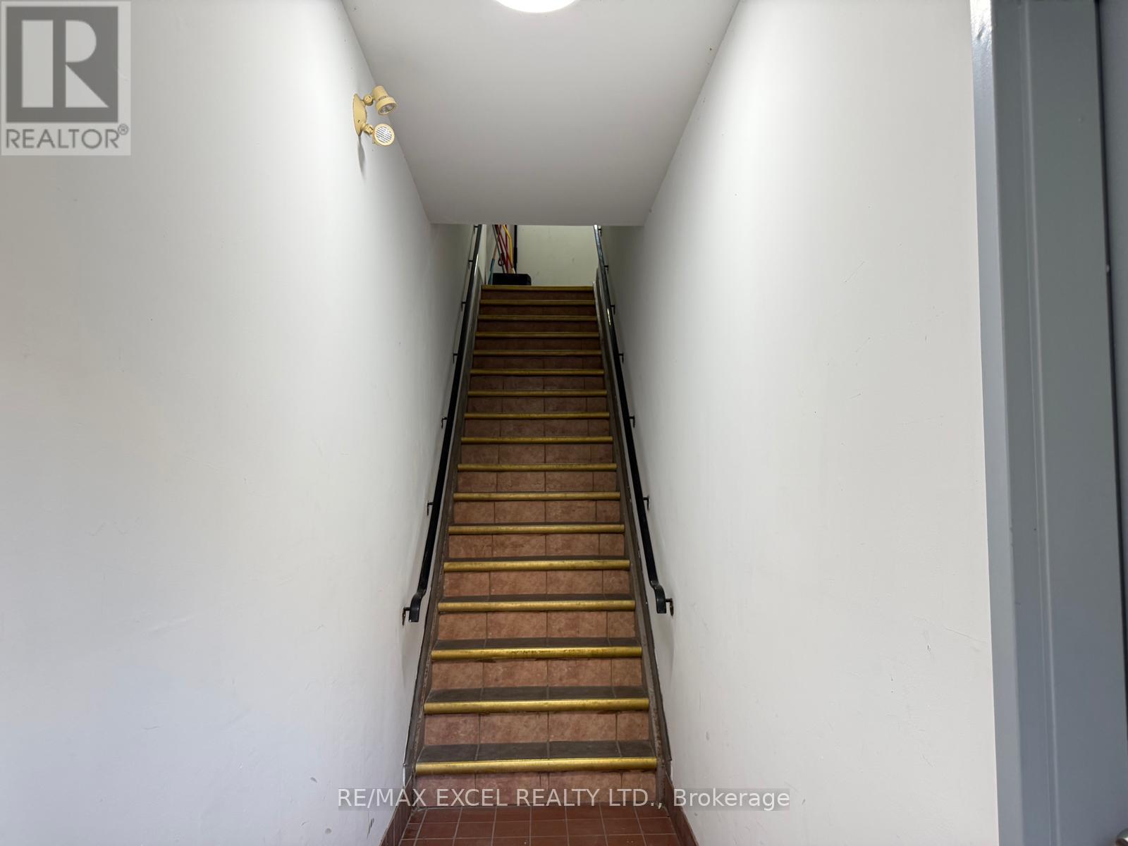 203 - 666 St Clair Avenue W Property Photo 8