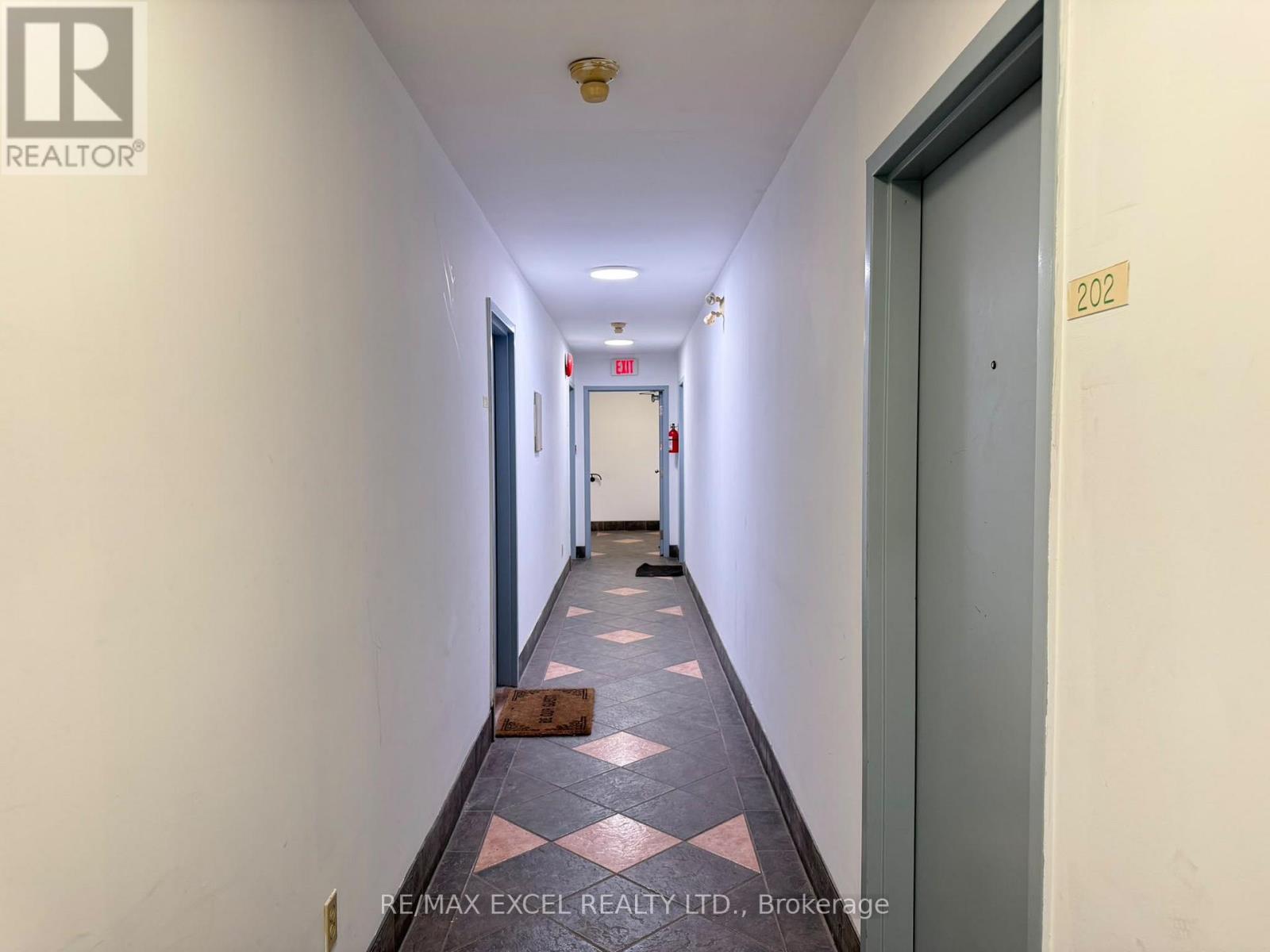 203 - 666 St Clair Avenue W Property Photo 9