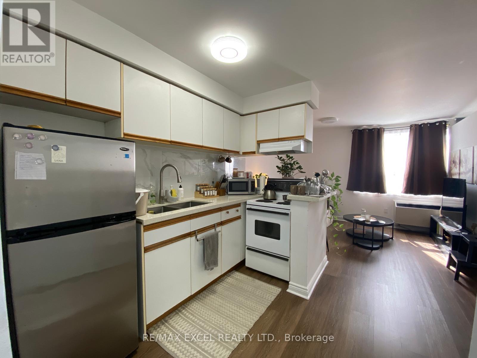 203 - 666 St Clair Avenue W Property Photo 14
