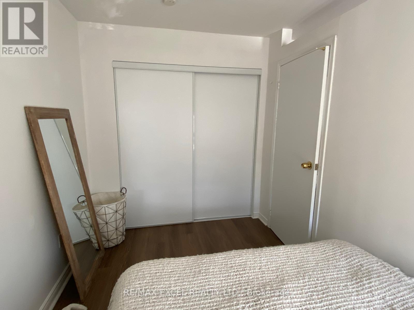 203 - 666 St Clair Avenue W Property Photo 16