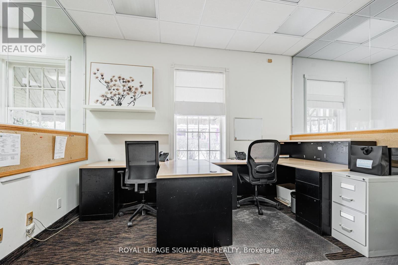 435 Eglinton Avenue W Property Photo 8