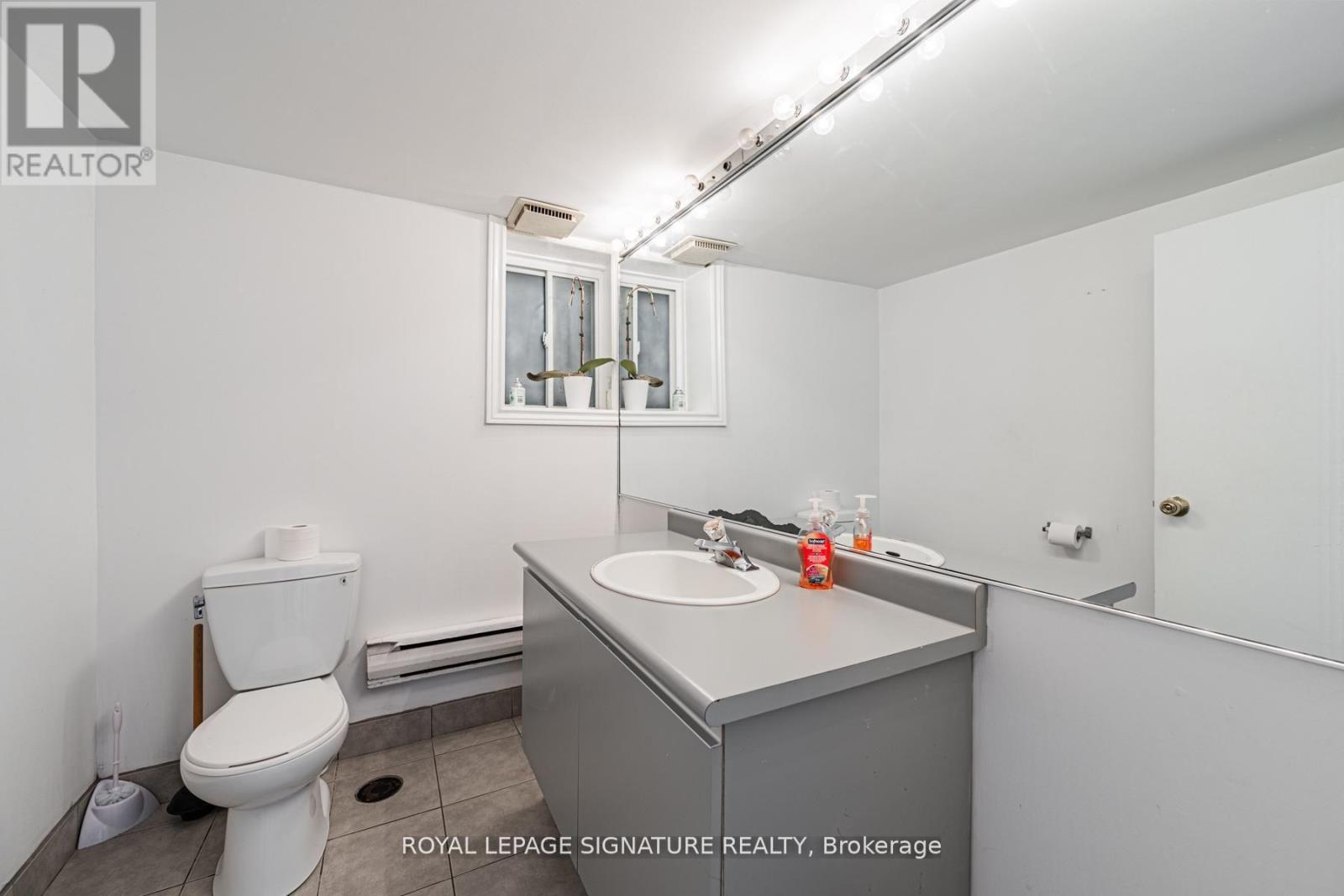 435 Eglinton Avenue W Property Photo 32