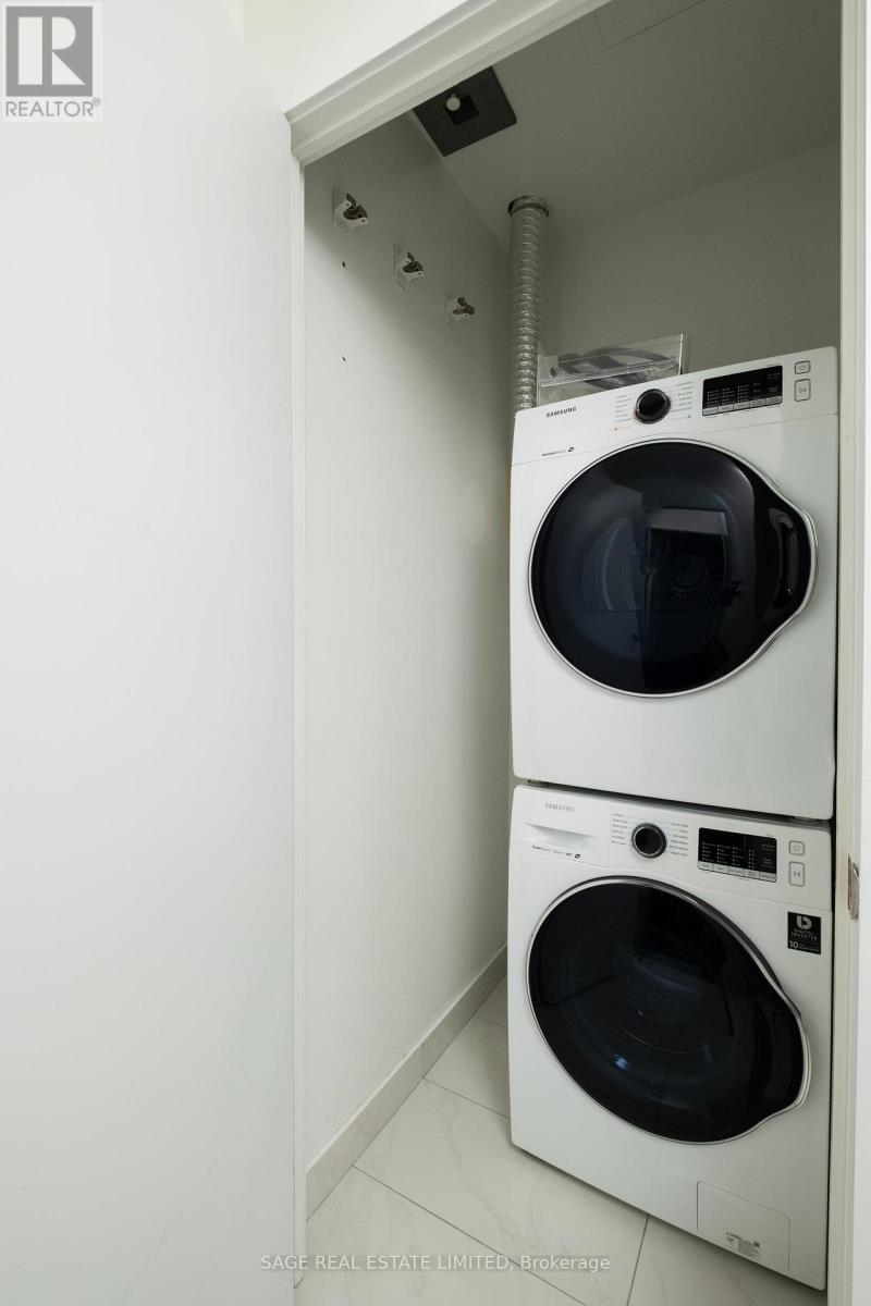 313 - 58 Orchard View Boulevard Property Photo 18