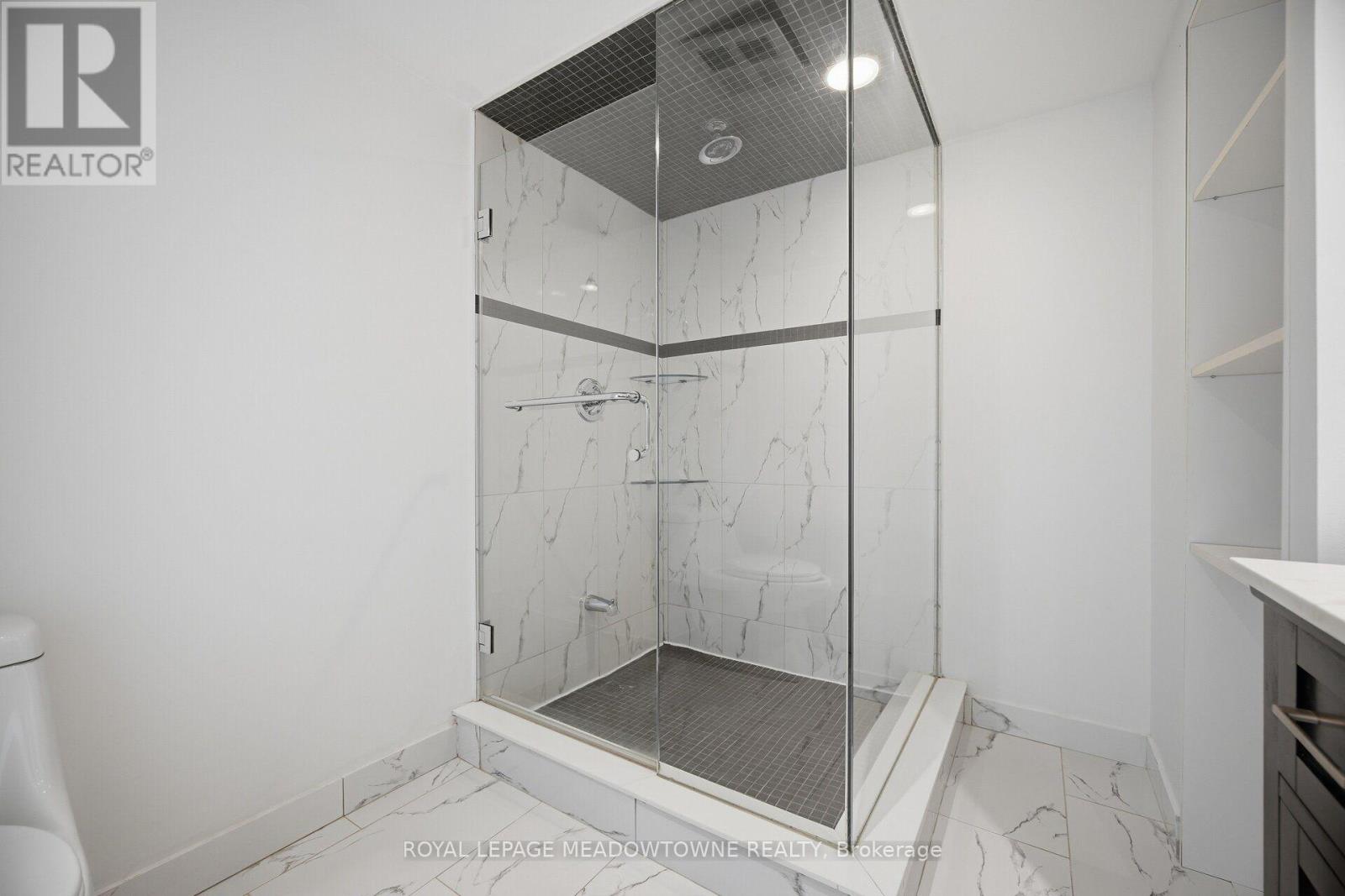 610 - 82 Lombard Street Property Photo 28