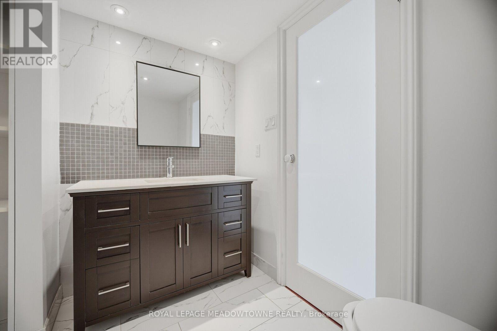 610 - 82 Lombard Street Property Photo 29